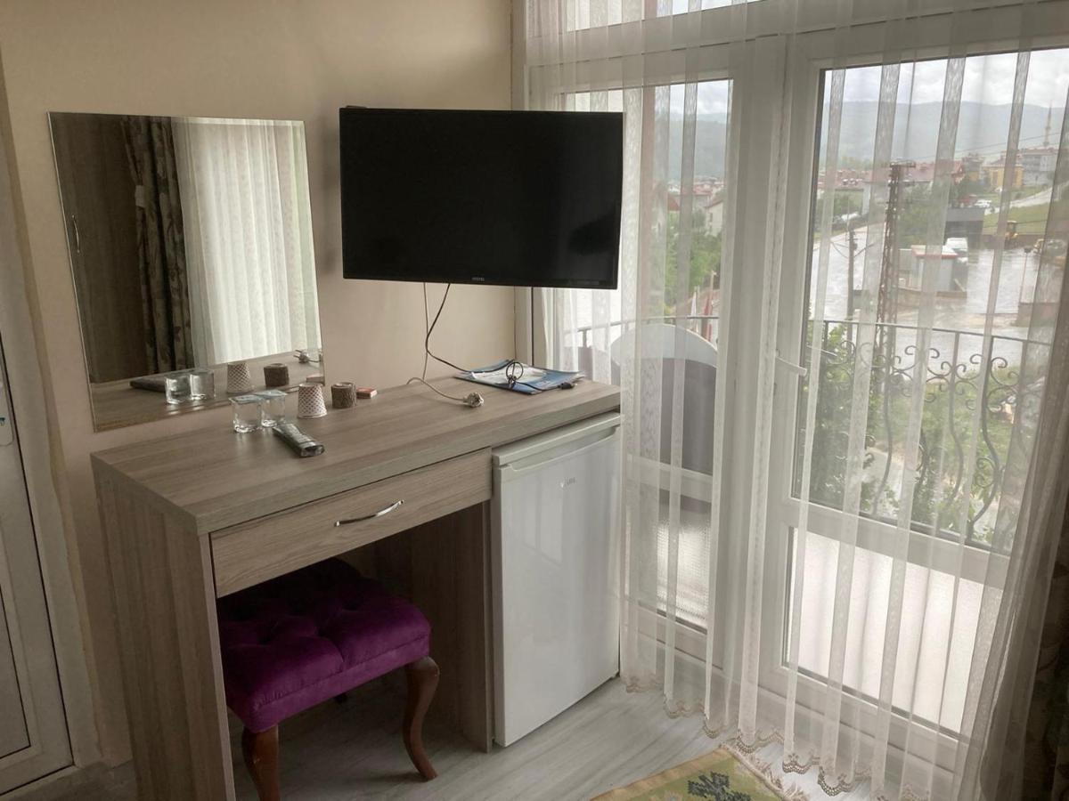 Sarimese Otel Demirci   Eksteriør billede
